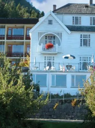 Hotel Midtnes 2*
