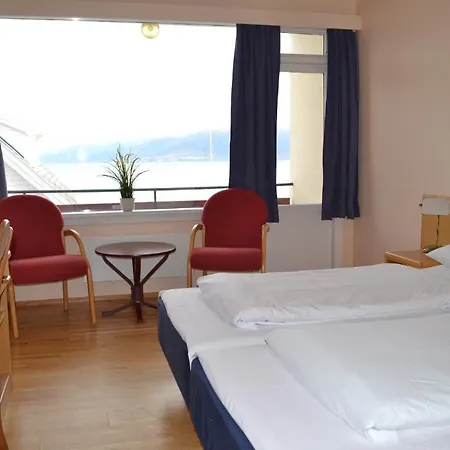 Hotel Midtnes 2*