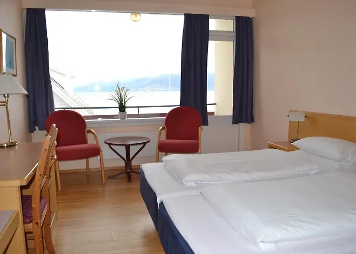 Hotel Midtnes 2*